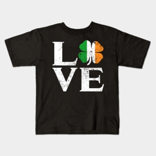 Love Ireland Shamrock T Shirt Saint Paddy irish Gift Tee Kids T-Shirt